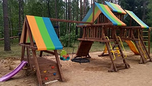 деревянный брус для безопасного покрытия детских площадок